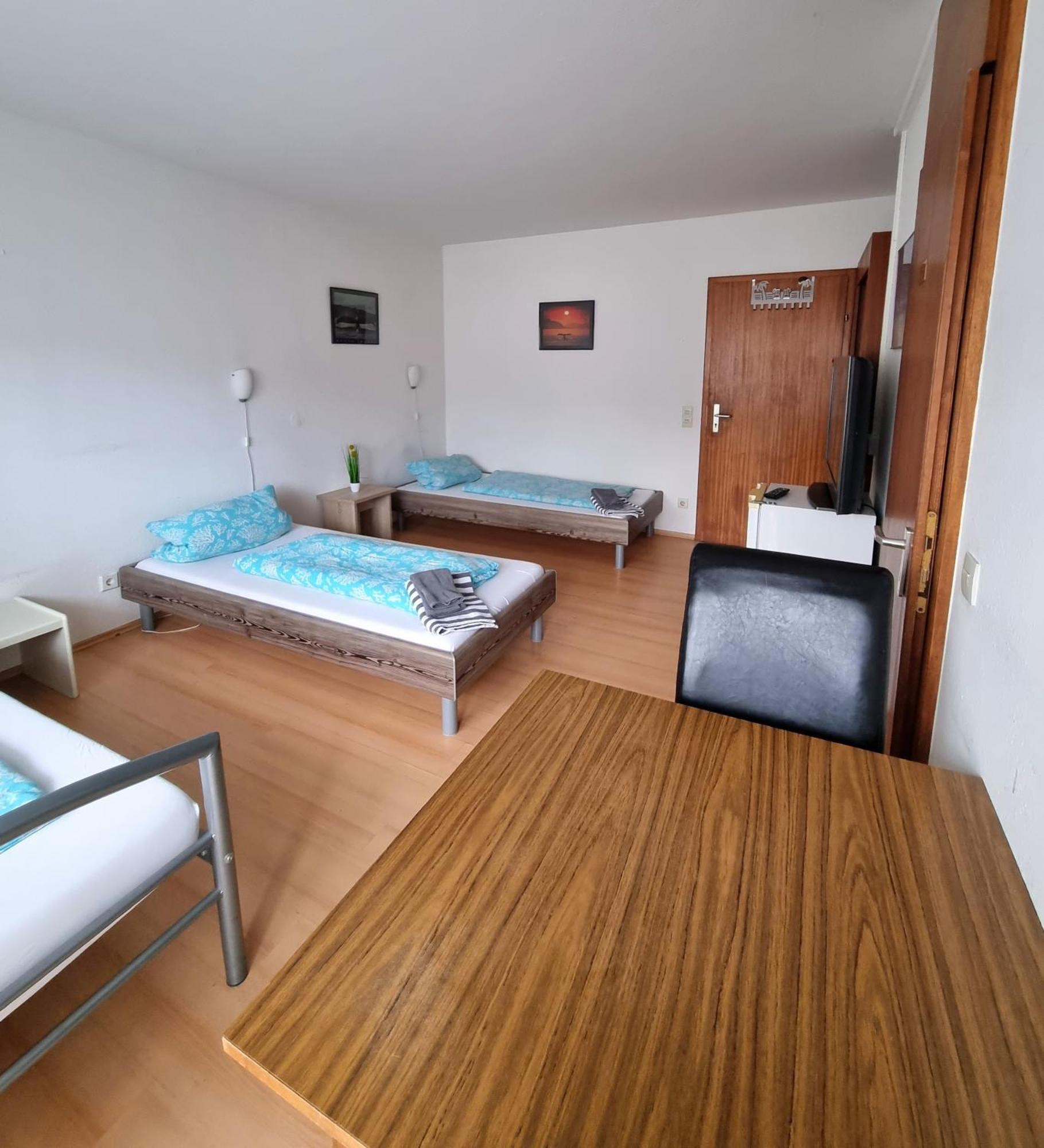 Monteurzimmer - Karlsbad Esterno foto