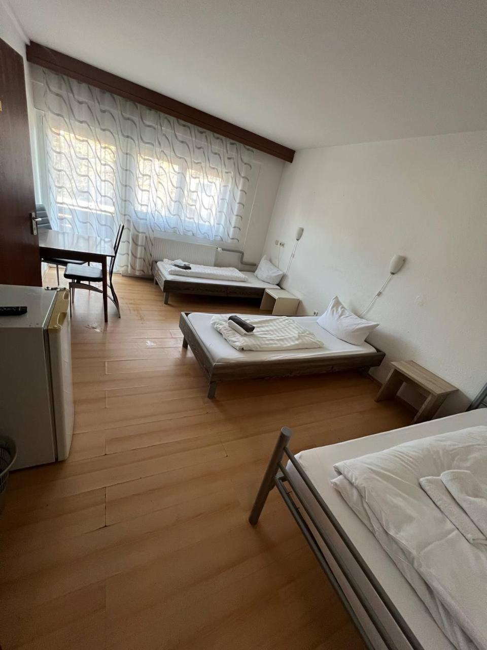 Monteurzimmer - Karlsbad Esterno foto