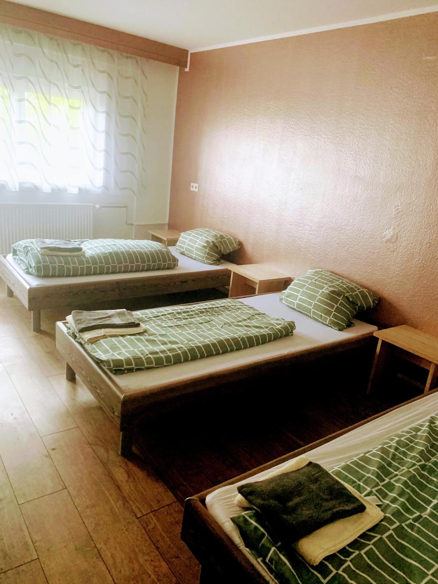 Monteurzimmer - Karlsbad Esterno foto